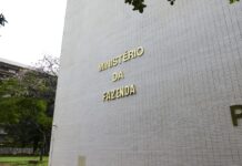 Brasil capta US$ 4,5 bilhões em títulos no mercado internacional Brasil capta US$ 4,5 bilhões em títulos no mercado internacional