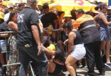 SP aciona plano de contingência após superlotação de foliões na Consolação SP aciona plano de contingência após superlotação de foliões na Consolação