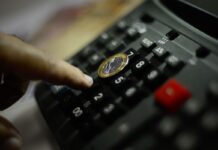 Prévia da inflação oficial fica em 0,06% em julho, diz IBGE Inflação oficial recua para 3,81%, com variação de 0,7% em fevereiro