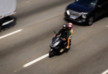 Validade do capacete de moto: qual é o prazo de troca e o que a legislação exige 99 encerra serviço de transporte de passageiros por aplicativo de moto em SP