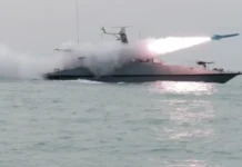 Barcos iranianos disparam contra petroleiro no Estreito de Ormuz após bloqueio #Acesse Política