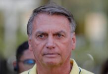 Bolsonaro está apto para cirurgia no ombro, diz defesa ao STF Bolsonaro foi diagnosticado com broncopneumonia bacteriana bilateral