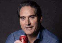 Coca-Cola reduz tamanho de embalagens para enfrentar inflação O brasileiro Henrique Braun havia sido nomeado diretor de operações da Coca-Cola em janeiro; ele atua na empresa desde 1996 e ocupou cargos de liderança em diferentes regiões