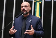 Comissão aprova proposta que autoriza estados a reduzir tempo de aposentadoria de PMs e bombeiros #Acesse Política