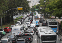 Como usar o ar-condicionado para gelar rápido e economizar combustível Como usar o ar-condicionado para gelar rápido e economizar combustível