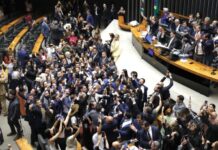 Congresso derruba veto à dosimetria e impõe duas derrotas a Lula em 24h Plenário