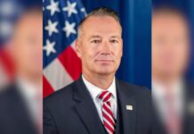 Diretor interino do ICE deixará cargo em maio Na imagem, Todd Lyons, diretor interino do ICE (Serviço de Imigração e Controle de Alfândega dos EUA)