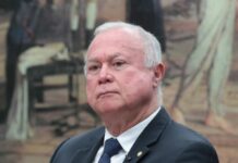 Insatisfeito, governo quer novo relator da PEC da escala 6 X 1 Paulo Azi