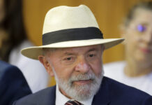 Lula usará curativo e chapéu por 1 mês após cirurgia, diz Kalil Lula de chapéu no Planalto