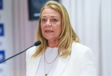 Mesmo fora do mandato, Fabíola Mansur mantém influência nos bastidores da AL-BA #Acesse Política