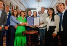 Novos trechos da Adutora do Agreste deverá beneficiar 195 mil pessoas Novos trechos da Adutora do Agreste deverá beneficiar 195 mil pessoas