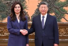 Pequim propõe plano de 10 pontos para estreitar laços com Taiwan Na imagem, a líder do Kuomintang , Cheng Li-wun, com o presidente chinês, Xi Jinping