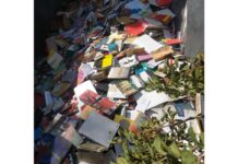 Prefeitura de Osasco joga no lixo livros de biblioteca municipal Prefeitura de Osasco joga no lixo livros de biblioteca municipal