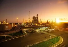 Acelen garante financiamento bilionário para biorrefinaria de SAF na Bahia com aval do Mubadala #Acesse Política