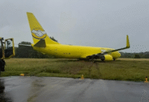 Avião da Gol sai da pista ao pousar no aeroporto de Salvador Avião da Gol sai da pista ao pousar no aeroporto de Salvador