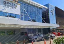 Bolsonaro é internado para cirurgia no ombro em Brasília Bolsonaro é internado para cirurgia no ombro em Brasília