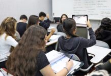 Brasil alcança maior índice de desenvolvimento humano da história Brasil alcança maior índice de desenvolvimento humano da história