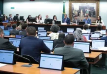 CCJ adia análise de propostas que reduzem a maioridade penal para 16 anos #Acesse Política