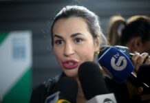Deolane Bezerra é presa em operação contra lavagem de dinheiro do PCC Deolane Bezerra é presa em operação contra lavagem de dinheiro do PCC