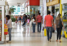 Dia das Mães deve movimentar quase R$ 38 bilhões nos setores de comércio e serviços Dia das Mães deve movimentar quase R$ 38 bilhões nos setores de comércio e serviços