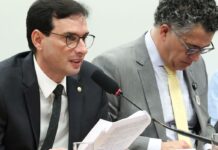 Fim da escala 6×1: relator propõe que um dia de folga seja no domingo Fim da escala 6x1: relator propõe que um dia de folga seja no domingo