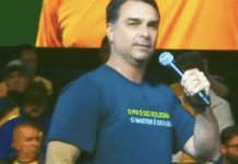 Flávio Bolsonaro diz que Brasil vai aposentar Lula Flávio Bolsonaro diz que Brasil vai aposentar Lula