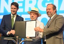 Governo renova contratos com distribuidoras de energia em 13 estados Governo renova contratos com distribuidoras de energia em 13 estados