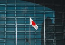 Japão rebate críticas da China sobre “novo militarismo” bandeira do Japão