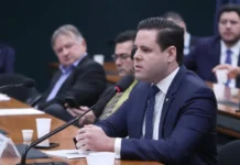 Reclamações contra planos de saúde disparam 194% em quatro anos e pressão por CPI cresce no Congresso #Acesse Política