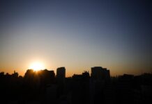 Temperatura em SP pode chegar a 33°C neste sábado Temperatura em SP pode chegar a 33°C neste sábado