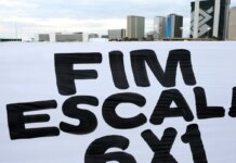 Vereadores fazem “protocolaço” de projetos pelo fim da escala 6×1 Vereadores fazem “protocolaço” de projetos pelo fim da escala 6x1