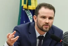Durigan afirma que Pix não está na mesa de negociação com EUA #Acesse Política