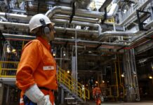 Economia brasileira cresceu 0,1% em abril, estima prévia da FGV Economia brasileira cresceu 0,1% em abril, estima prévia da FGV