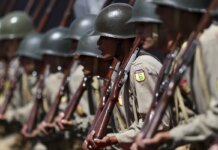 Exército mantém patrulha de fronteiras mesmo com bloqueio do orçamento Exército mantém patrulha de fronteiras mesmo com bloqueio do orçamento