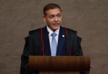 Nunes Marques leva decisão sobre AtlasIntel para julgamento nesta 3ª Nunes Marques durante posse no TSE