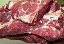 UE oficializa veto a compra de carne do Brasil a partir de setembro A União Europeia anunciou em 12 de maio que retiraria o Brasil da lista de países autorizados a exportar carne bovina, de frango e de cavalo, além de tripas, peixe e mel