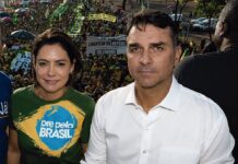 Flávio Bolsonaro pede desculpas e diz que Michelle precisa ser ‘reconhecida e respeitada’ – CartaCapital Flávio Bolsonaro pede desculpas e diz que Michelle precisa ser 'reconhecida e respeitada' – CartaCapital