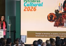 Gasolina também deve acompanhar tendência internacional de queda Gasolina também deve acompanhar tendência internacional de queda