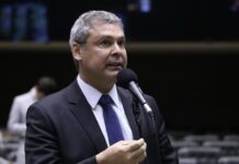Lindbergh pede a Moraes a revogação da prisão domiciliar de Bolsonaro após carta a Flávio – CartaCapital Lindbergh pede a Moraes a revogação da prisão domiciliar de Bolsonaro após carta a Flávio – CartaCapital