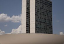 Motta cria comissão para analisar PEC que reduz maioridade penal Motta cria comissão para analisar PEC que reduz maioridade penal