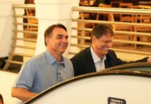 A pretensa ‘transição’ de Flávio Bolsonaro na Presidência e o aceno a Tarcísio – CartaCapital A pretensa ‘transição’ de Flávio Bolsonaro na Presidência e o aceno a Tarcísio – CartaCapital
