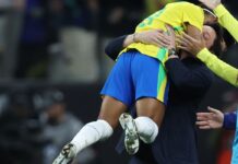 Arthur Elias aprova logística em caminho do Brasil na Copa Feminina Arthur Elias aprova logística em caminho do Brasil na Copa Feminina