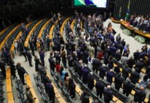 Câmara deve decidir sobre “taxa das blusinhas” nesta segunda Câmara deve decidir sobre "taxa das blusinhas" nesta segunda