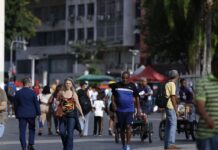Crescimento populacional caiu para 0,37% em 2026, estima IBGE Crescimento populacional caiu para 0,37% em 2026, estima IBGE