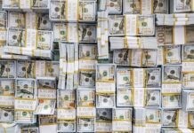 Dólar cai a R$ 5,14 com alívio no mercado externo Dólar cai a R$ 5,14 com alívio no mercado externo