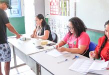 Eleitores participam de eleição simulada no Maranhão Eleitores participam de eleição simulada no Maranhão