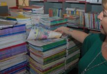 Escolas têm até 8 de setembro para escolher livros didáticos para 2027 Escolas têm até 8 de setembro para escolher livros didáticos para 2027