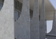 Governo abre processo de reciprocidade contra tarifas dos EUA Governo abre processo de reciprocidade contra tarifas dos EUA