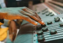 Jovens de 15 a 17 anos podem participar de seleção gratuita para projeto de rádio e podcast em Santo Antônio de Jesus Portal Estado da Bahia