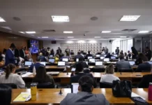 Senador anuncia pedido para criar CPI sobre filho de Lula #Acesse Política